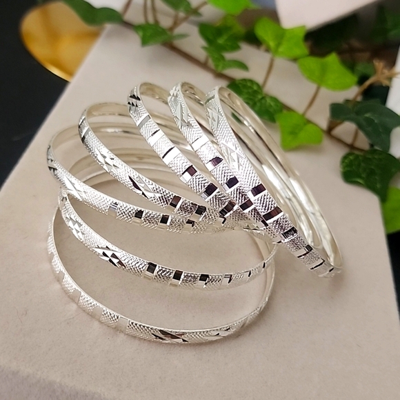 Set of Seven Small White Gold Filled Bangle Bracelet Diamond Cut Design - Picture 1 of 6